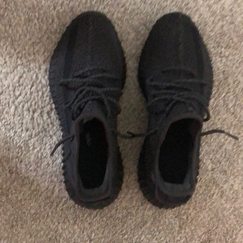 Black reflective yeezys size 11